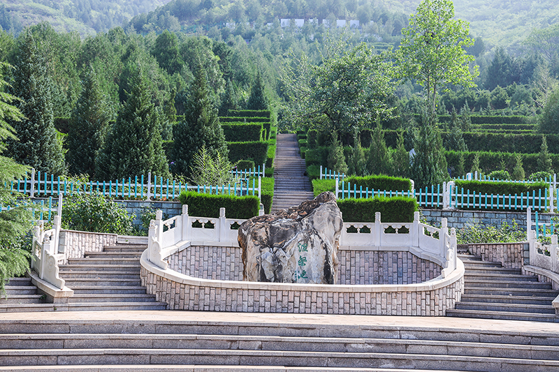 景仰园陵园：京北皇脉 福泽之地