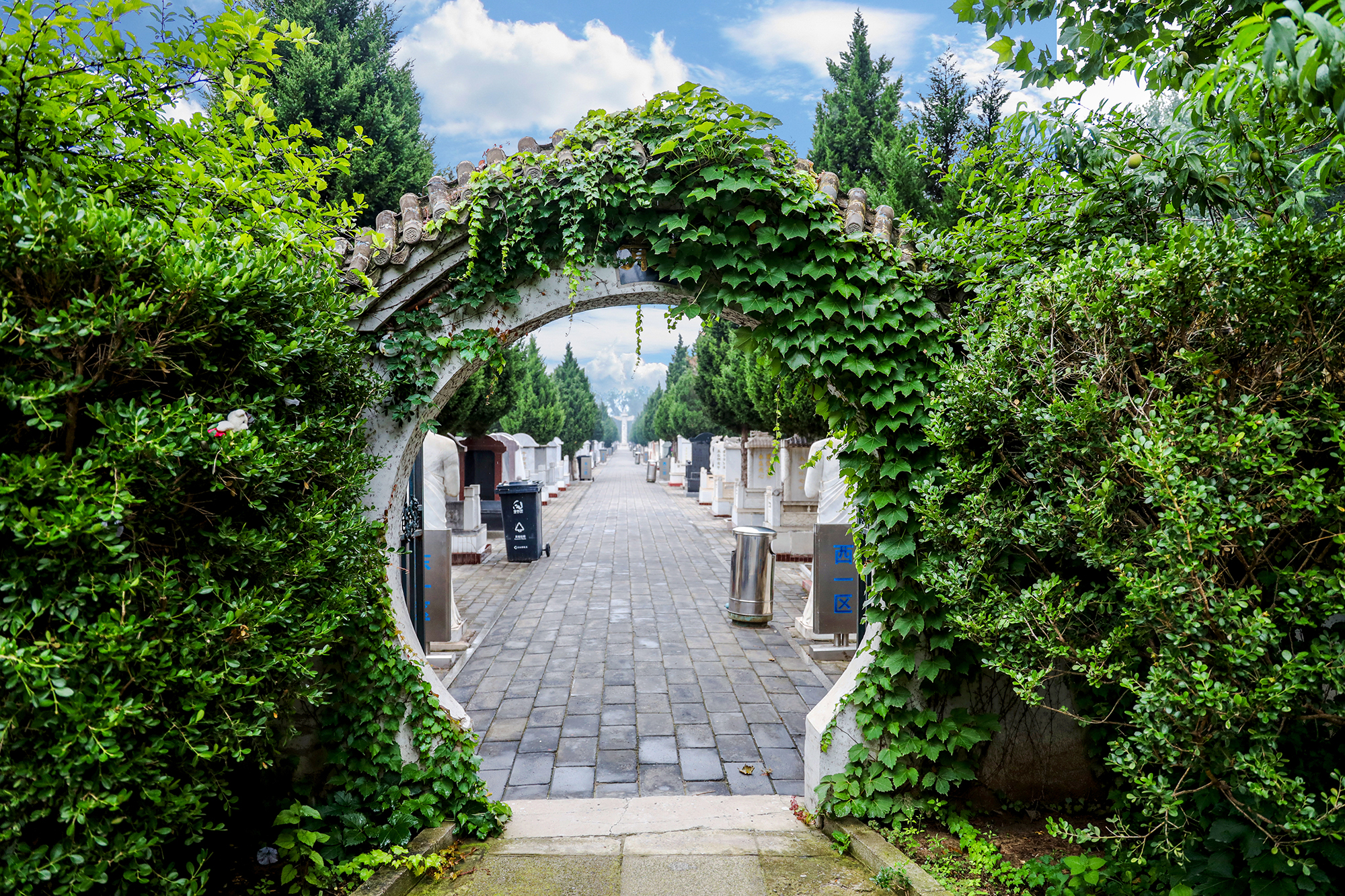 惠灵山陵园：东郊静谧处，生命安歇地