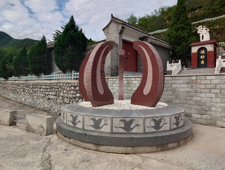 天山陵园服务怎么样？生命归处的温暖守护