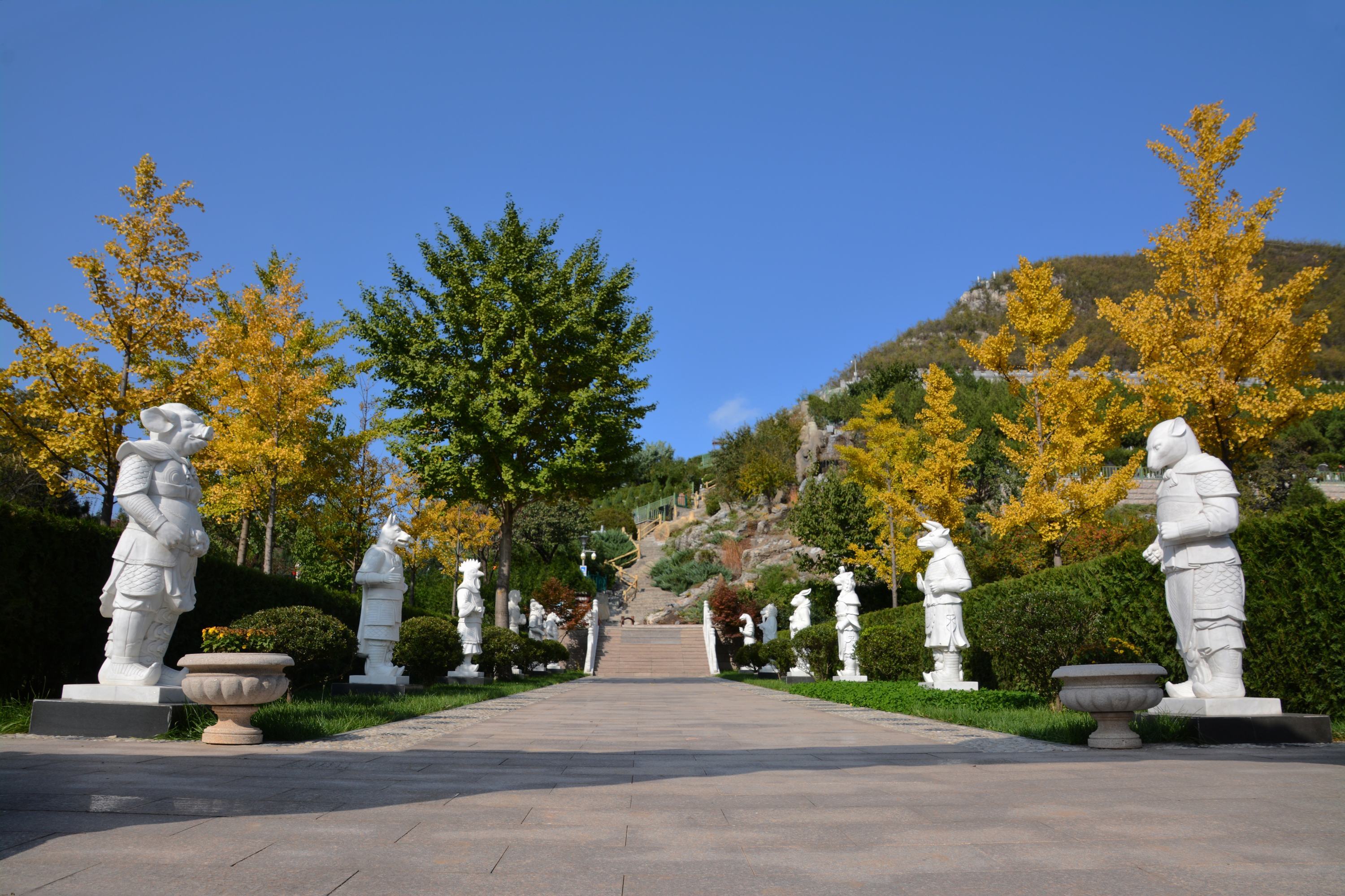 桃峰陵园环境怎么样？山水相依的永久安宁之地