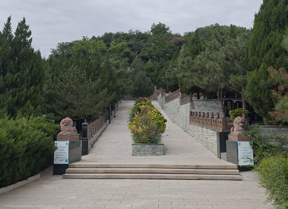 温泉墓园风水怎么样？上风上水间的安宁吉地