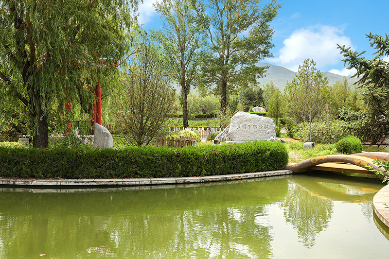 中华永久陵园：藏风聚气的风水福地400-040-4090